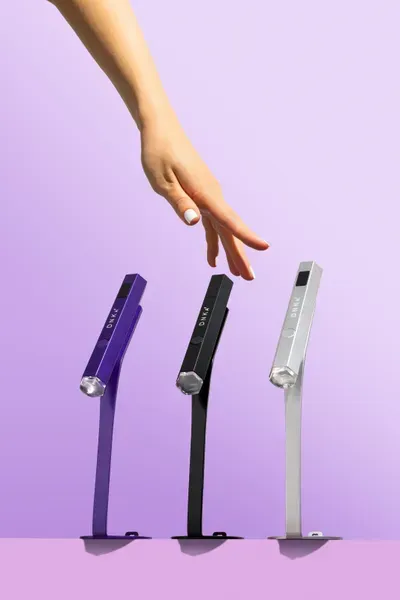 DNKa’ Lumos Light Silver – mini lanterna UV para manicure - Image 2